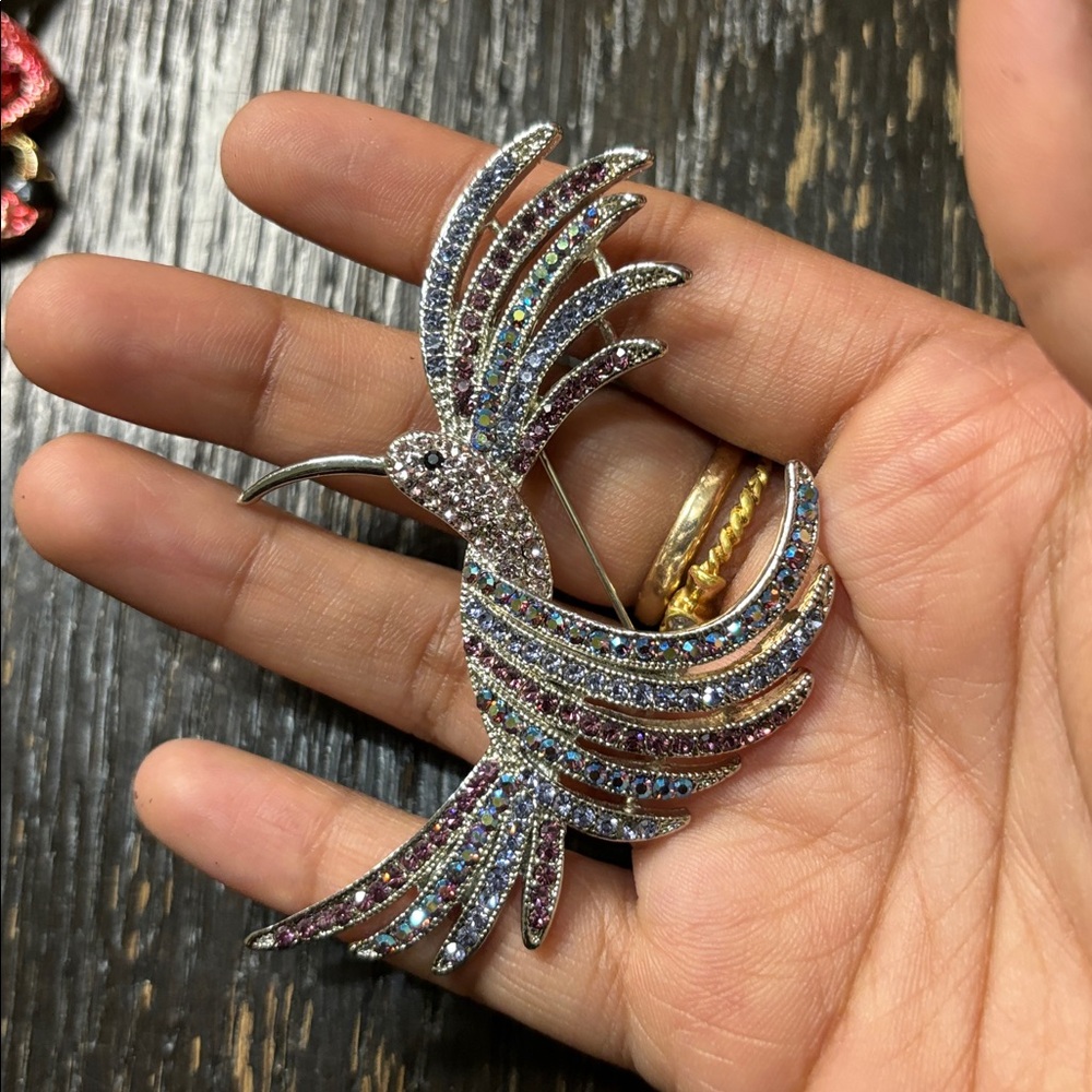 Multicolor Humming Bird Brooch 🐦 - Picture 1 of 3